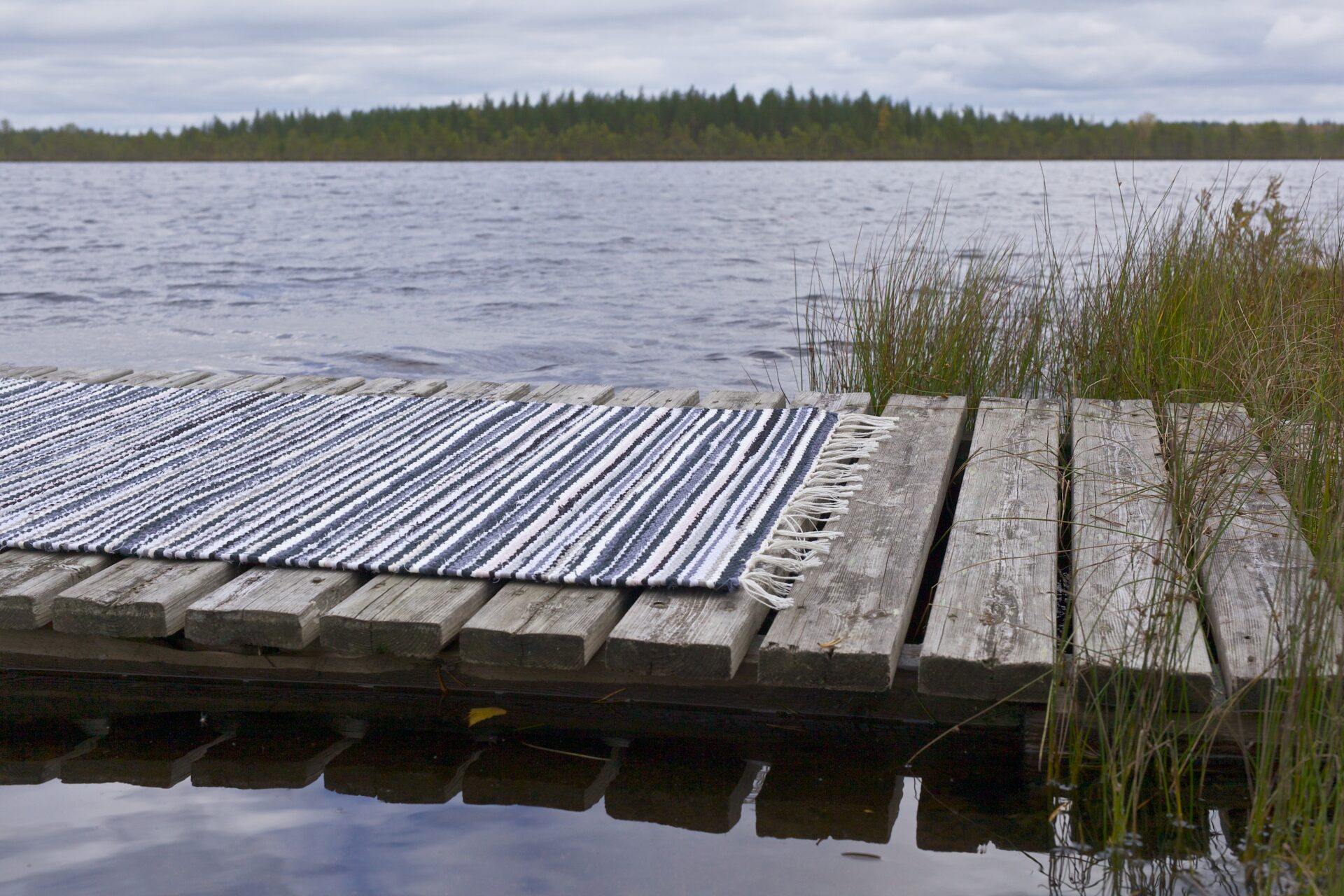 Flickenteppich Ritirati, Skandinavischer Baumwollteppich. Flickenteppich aus Finnland.